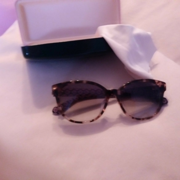 Kate Spade sunglasses One year warranty - Picture 4 of 4